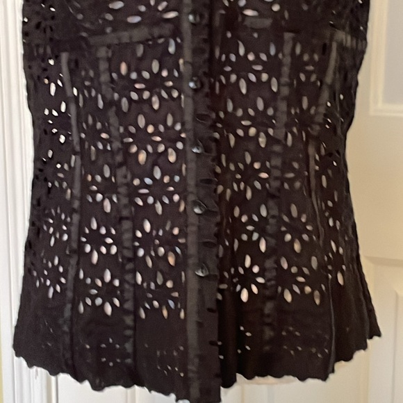 Caché Vintage Black Eyelet Form Fitting Top - Picture 3 of 12